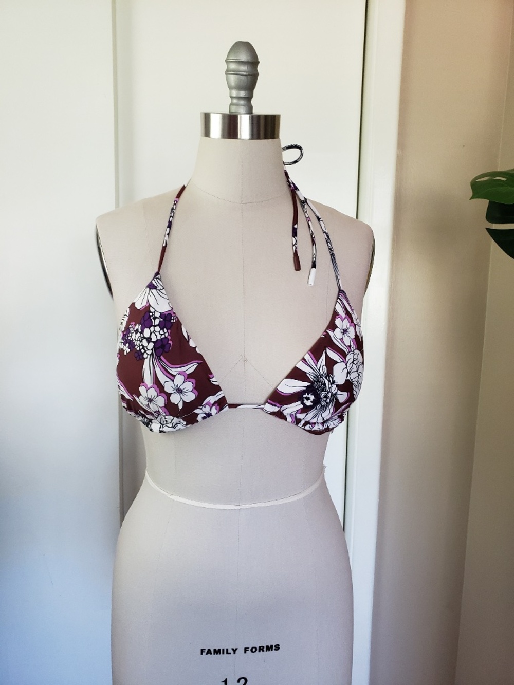 Express Body Contour Floral Bikini Top Size Large